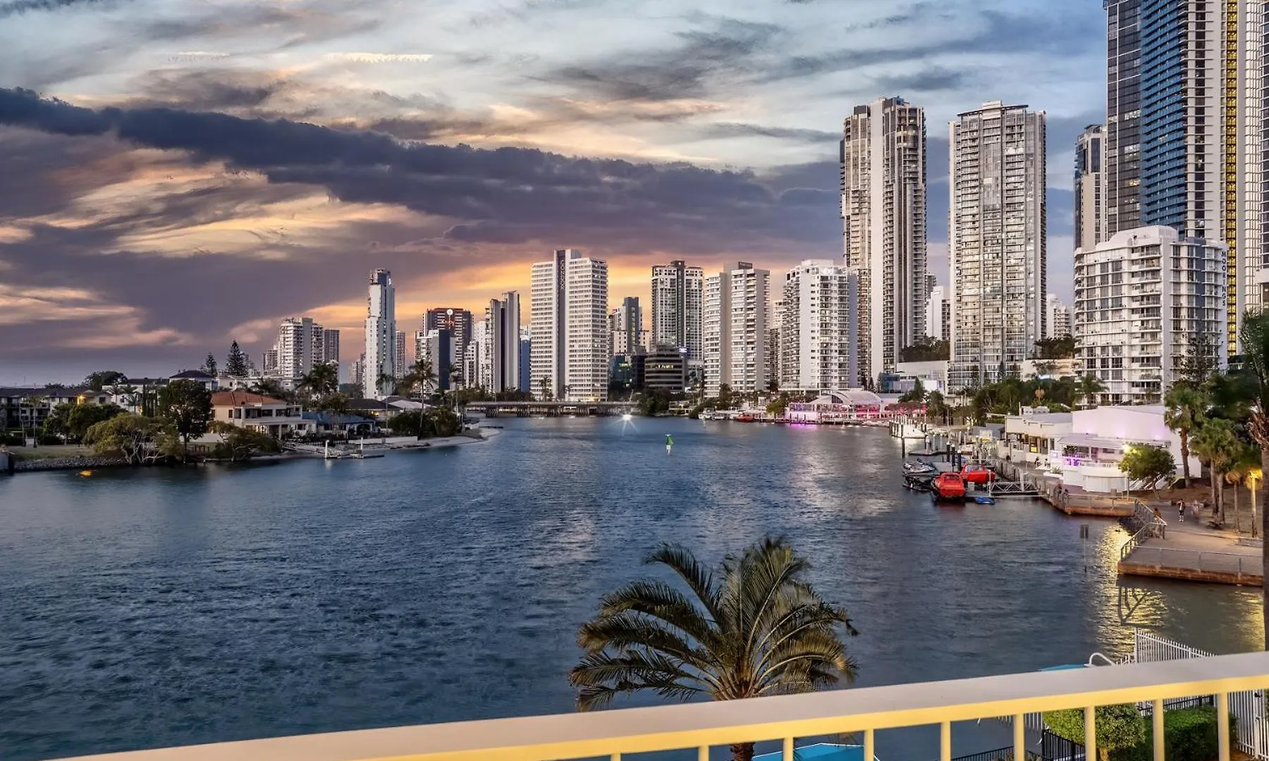 شقة Amazing Water Views Surfers Paradise غولد كوست