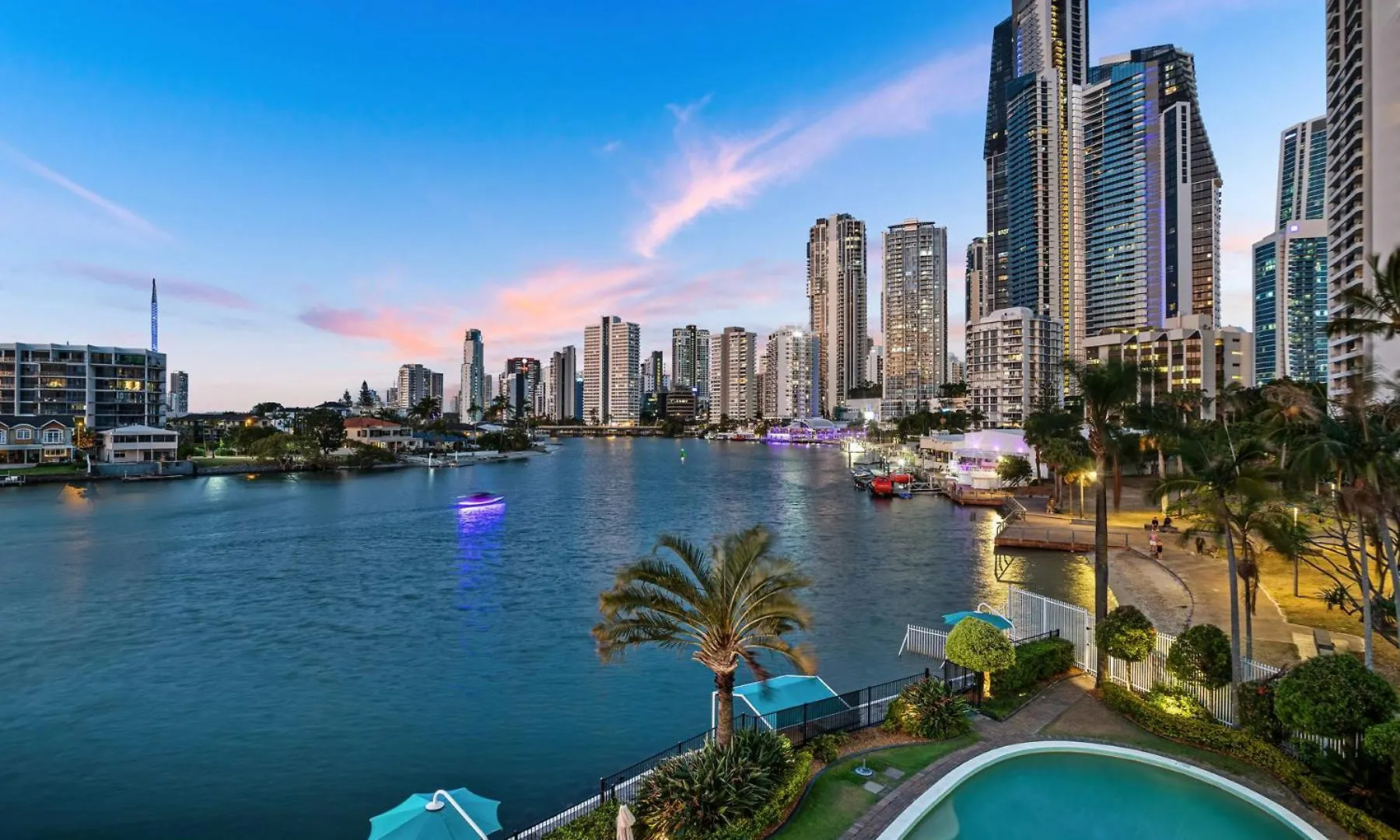 Amazing Water Views Surfers Paradise غولد كوست